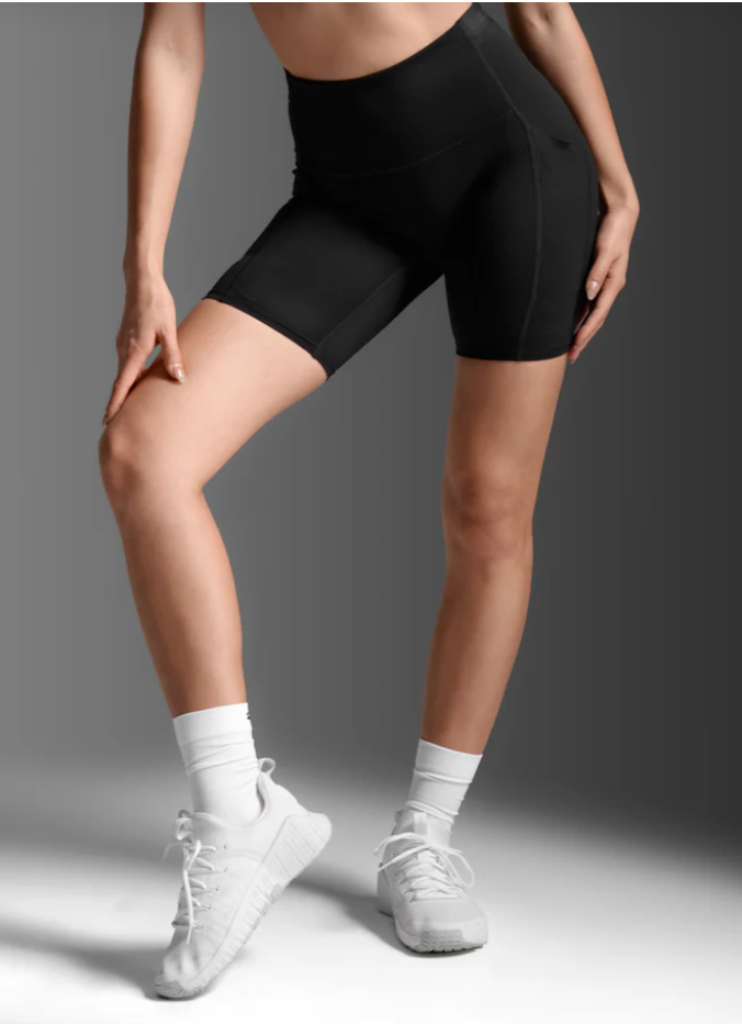 Form Stash Hi-Rise 6" Compression Short with Pockets